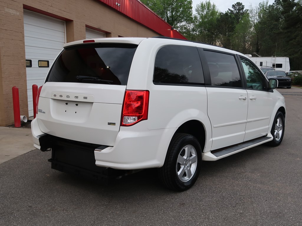 Photo 10 of this DODGE GRAND CARAVAN