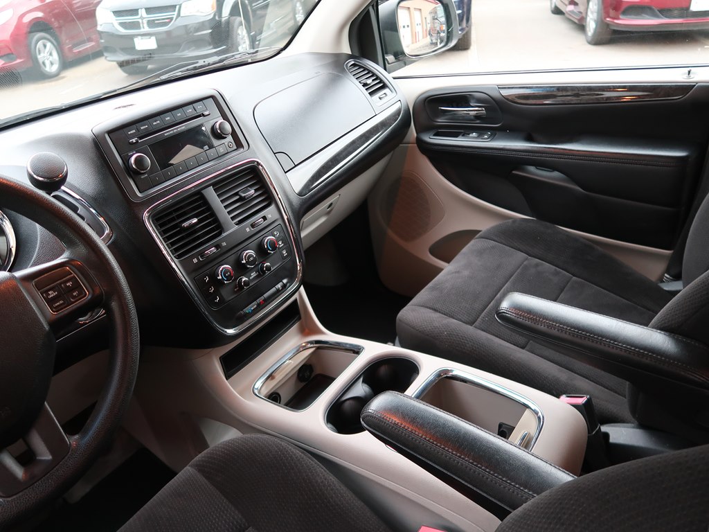 Photo 37 of this DODGE GRAND CARAVAN