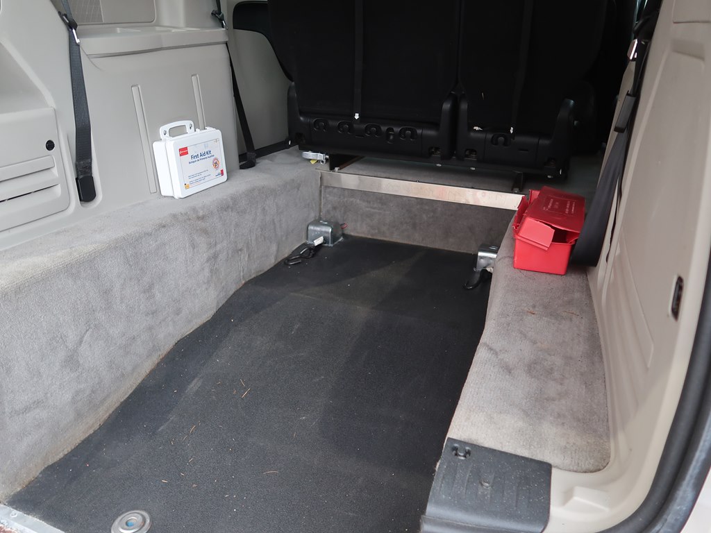 Photo 23 of this DODGE GRAND CARAVAN