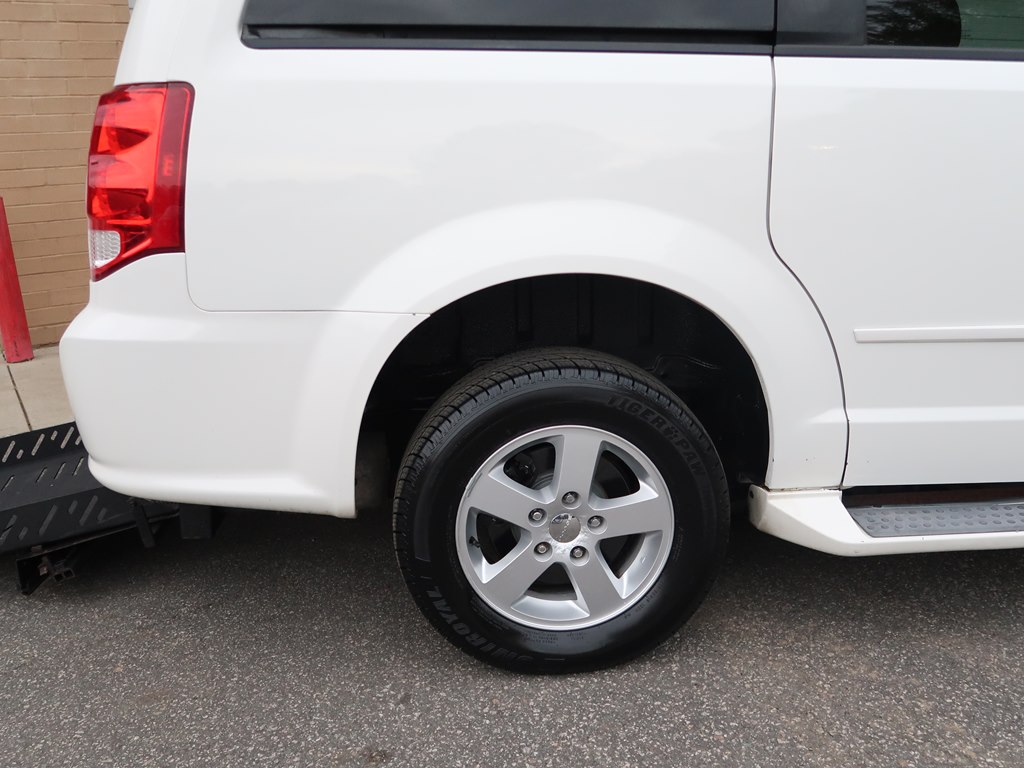 Photo 47 of this DODGE GRAND CARAVAN