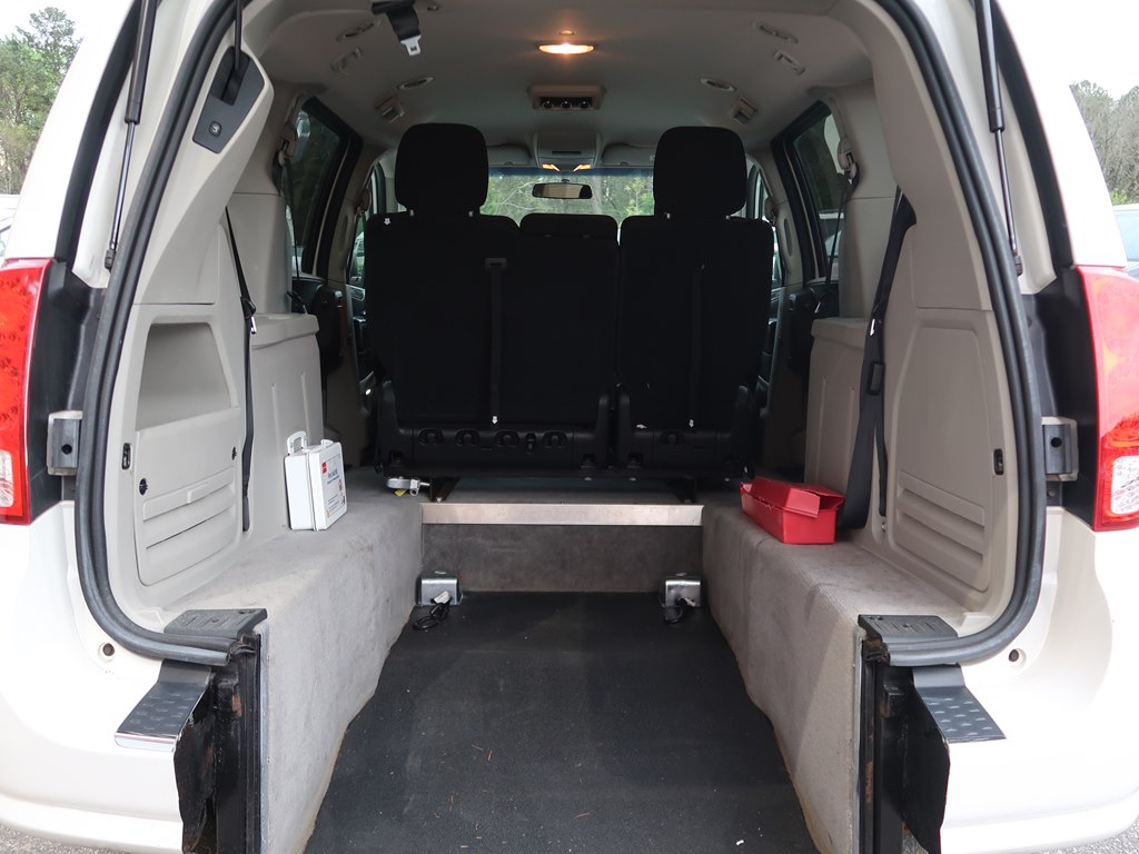 Photo 21 of this DODGE GRAND CARAVAN