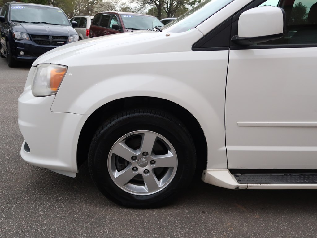 Photo 53 of this DODGE GRAND CARAVAN
