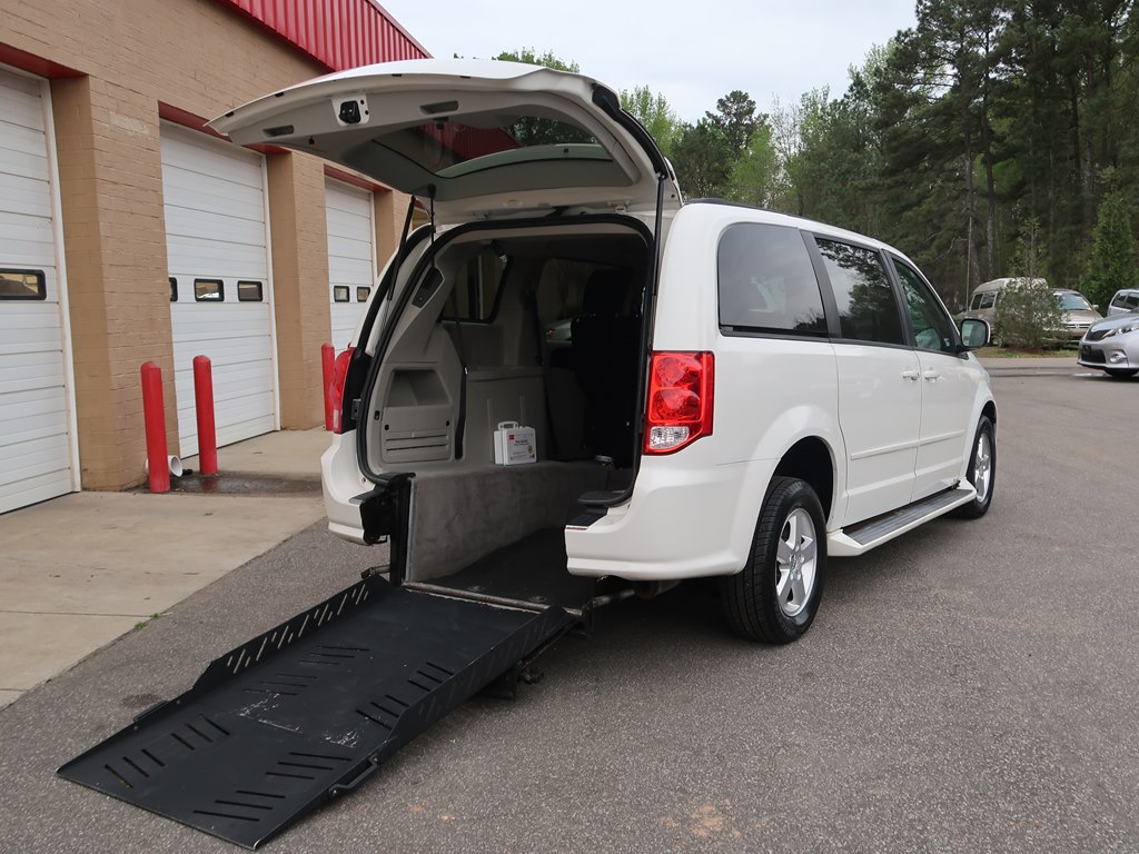 Photo 15 of this DODGE GRAND CARAVAN