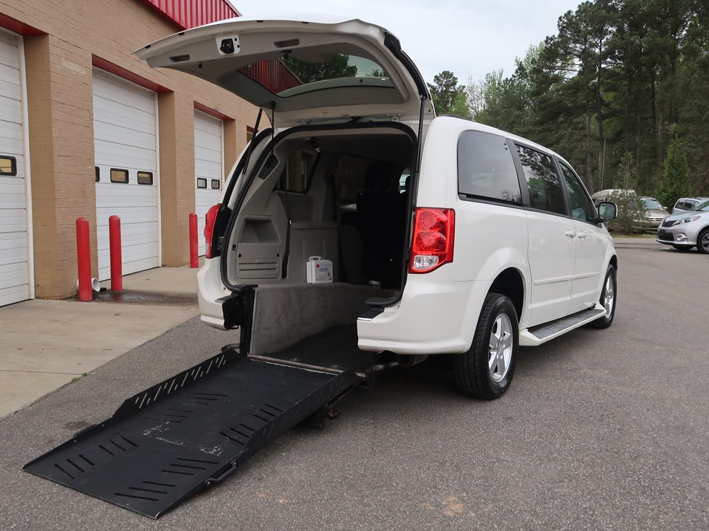 Photo 16 of this DODGE GRAND CARAVAN