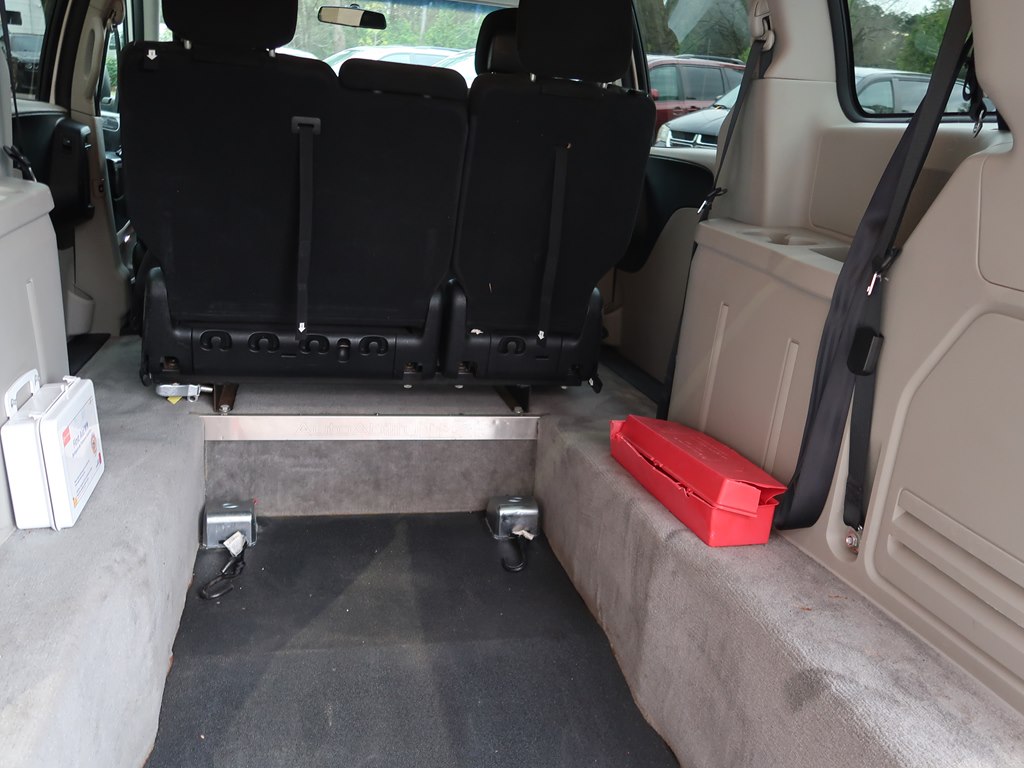 Photo 26 of this DODGE GRAND CARAVAN