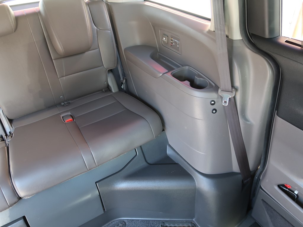 Photo 51 of this HONDA ODYSSEY