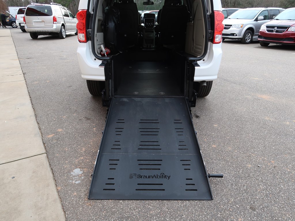 Photo 25 of this DODGE GRAND CARAVAN