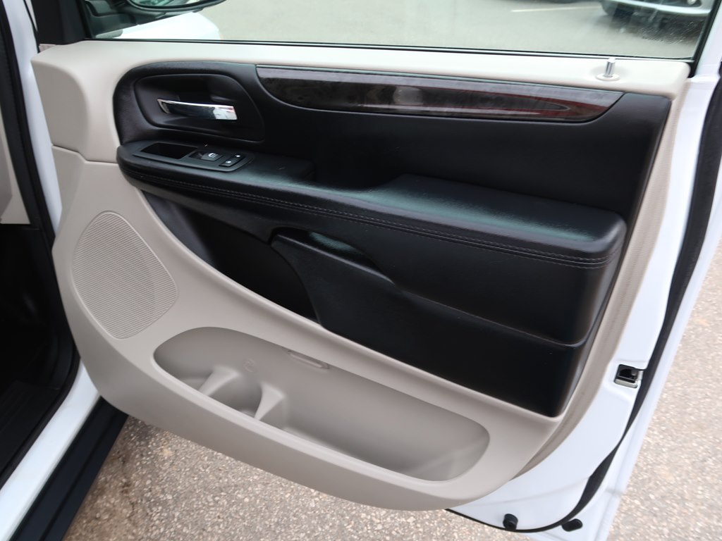 Photo 40 of this DODGE GRAND CARAVAN