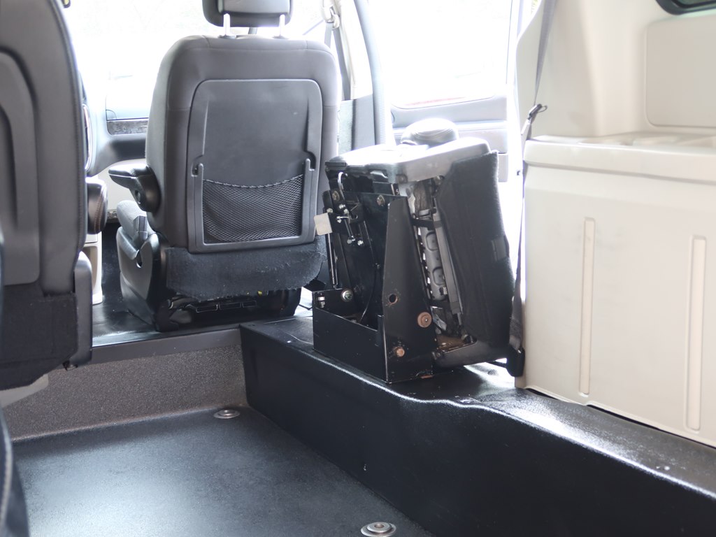 Photo 44 of this DODGE GRAND CARAVAN