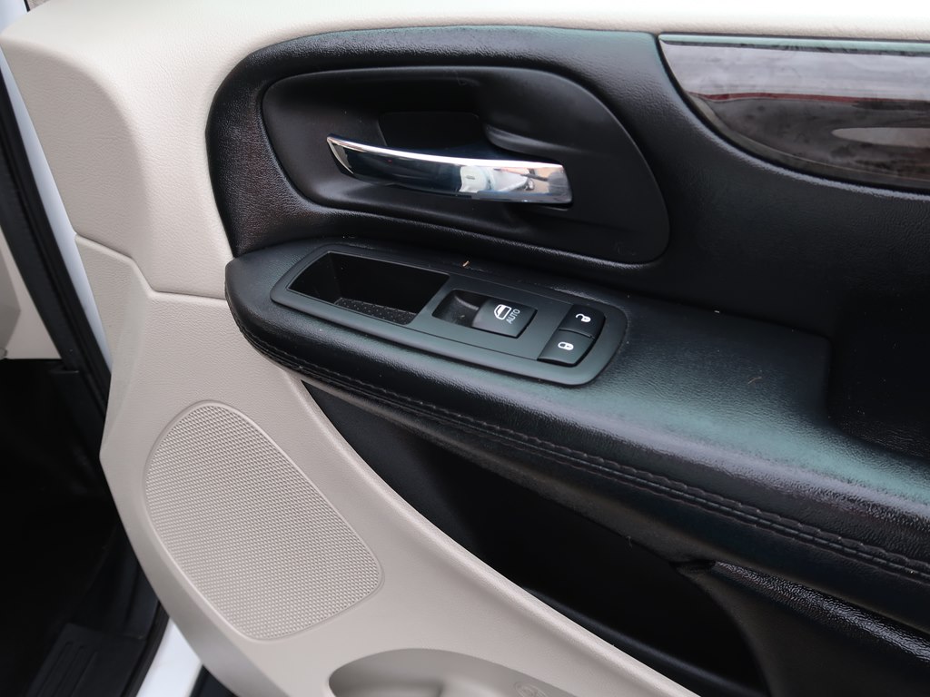 Photo 41 of this DODGE GRAND CARAVAN