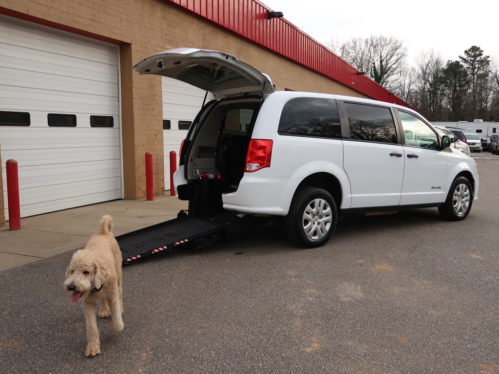 Photo 23 of this DODGE GRAND CARAVAN