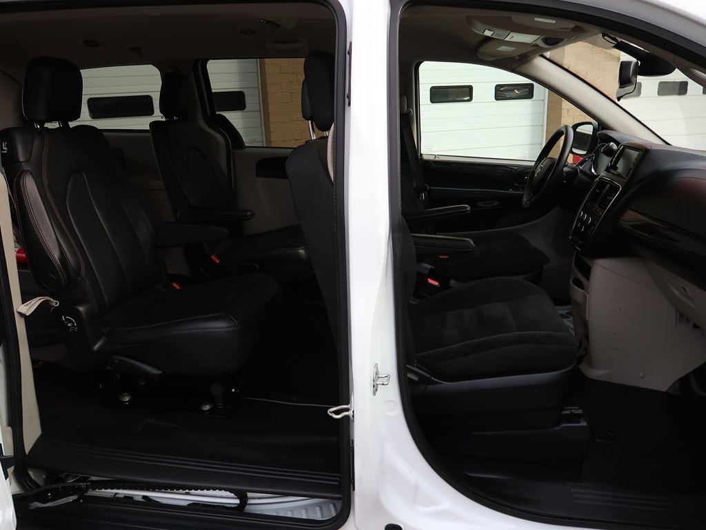 Photo 42 of this DODGE GRAND CARAVAN