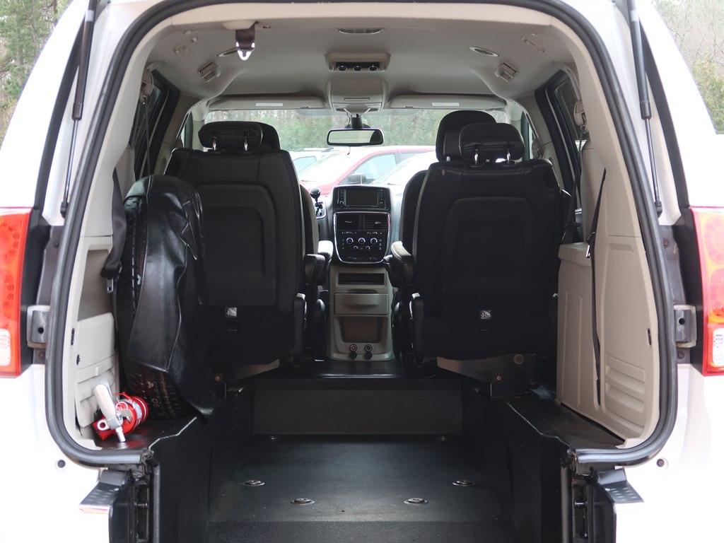 Photo 27 of this DODGE GRAND CARAVAN