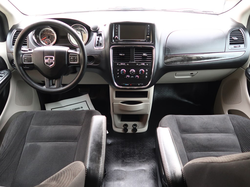 Photo 31 of this DODGE GRAND CARAVAN