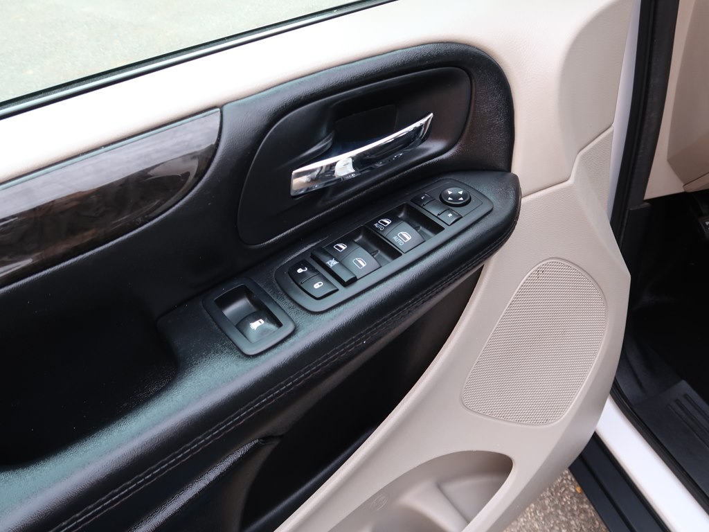 Photo 48 of this DODGE GRAND CARAVAN