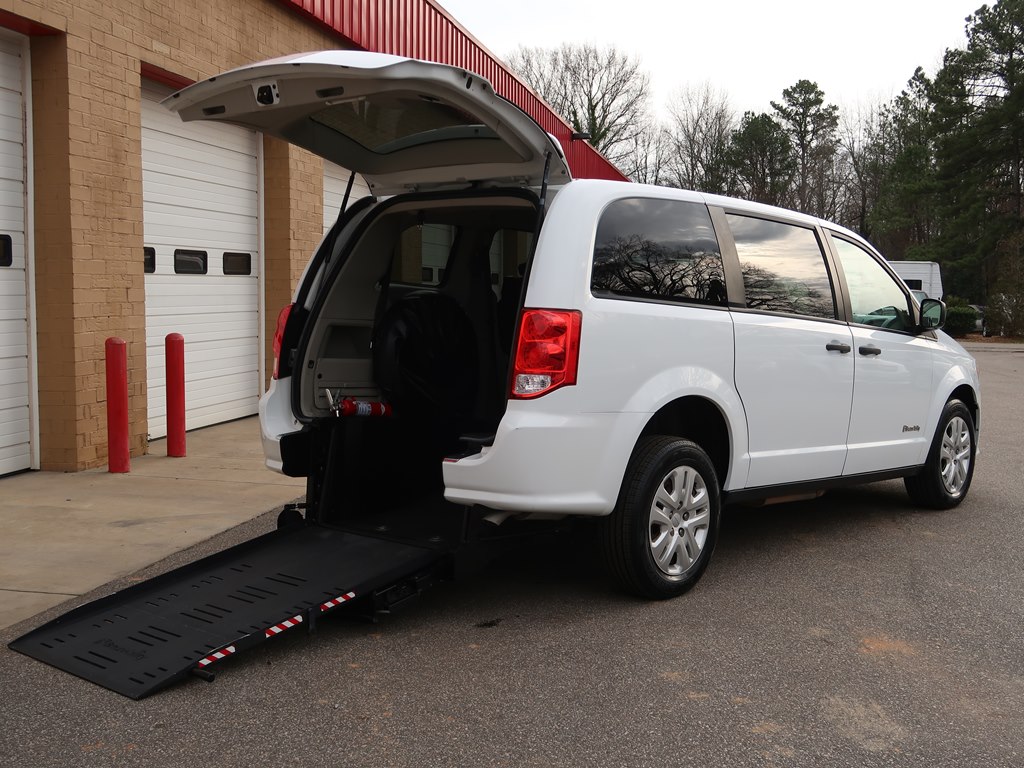 Photo 22 of this DODGE GRAND CARAVAN