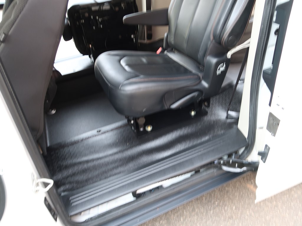 Photo 49 of this DODGE GRAND CARAVAN