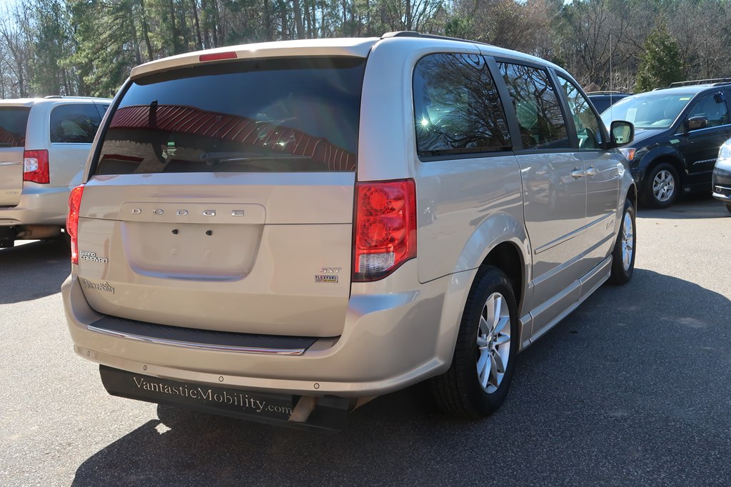 Photo 17 of this DODGE GRAND CARAVAN