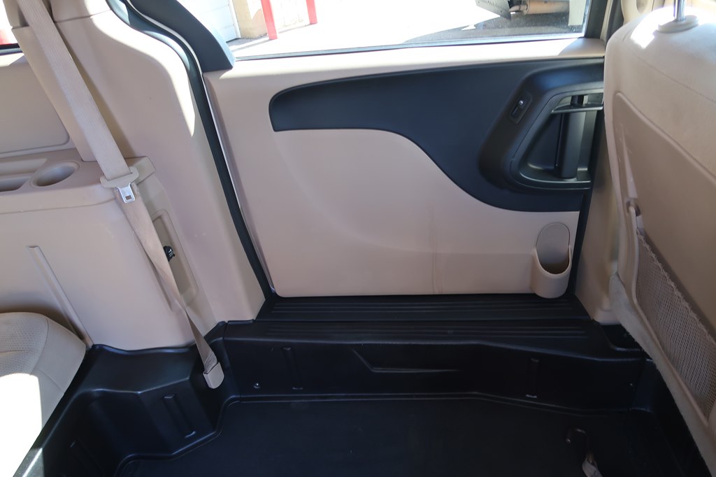 Photo 51 of this DODGE GRAND CARAVAN