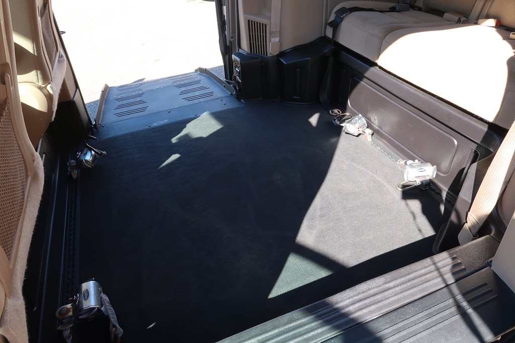 Photo 5 of this DODGE GRAND CARAVAN