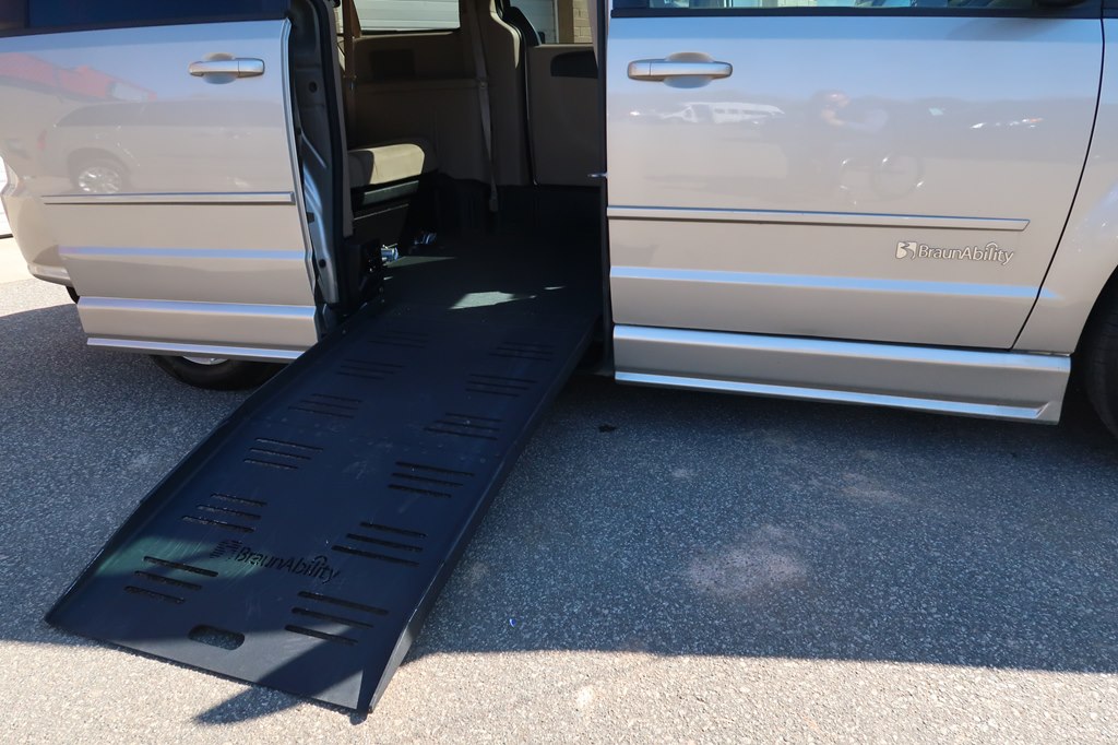 Photo 47 of this DODGE GRAND CARAVAN