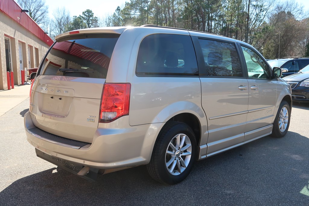 Photo 15 of this DODGE GRAND CARAVAN