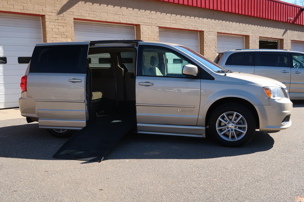 Photo 34 of this DODGE GRAND CARAVAN