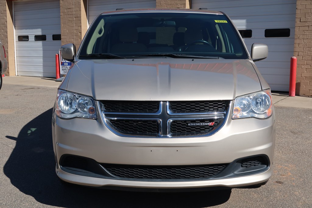 Photo 27 of this DODGE GRAND CARAVAN
