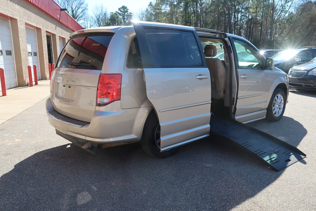 Photo 43 of this DODGE GRAND CARAVAN