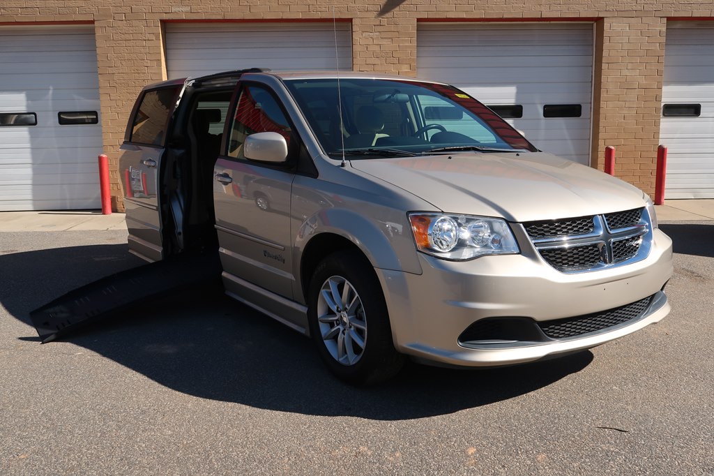 Photo 33 of this DODGE GRAND CARAVAN