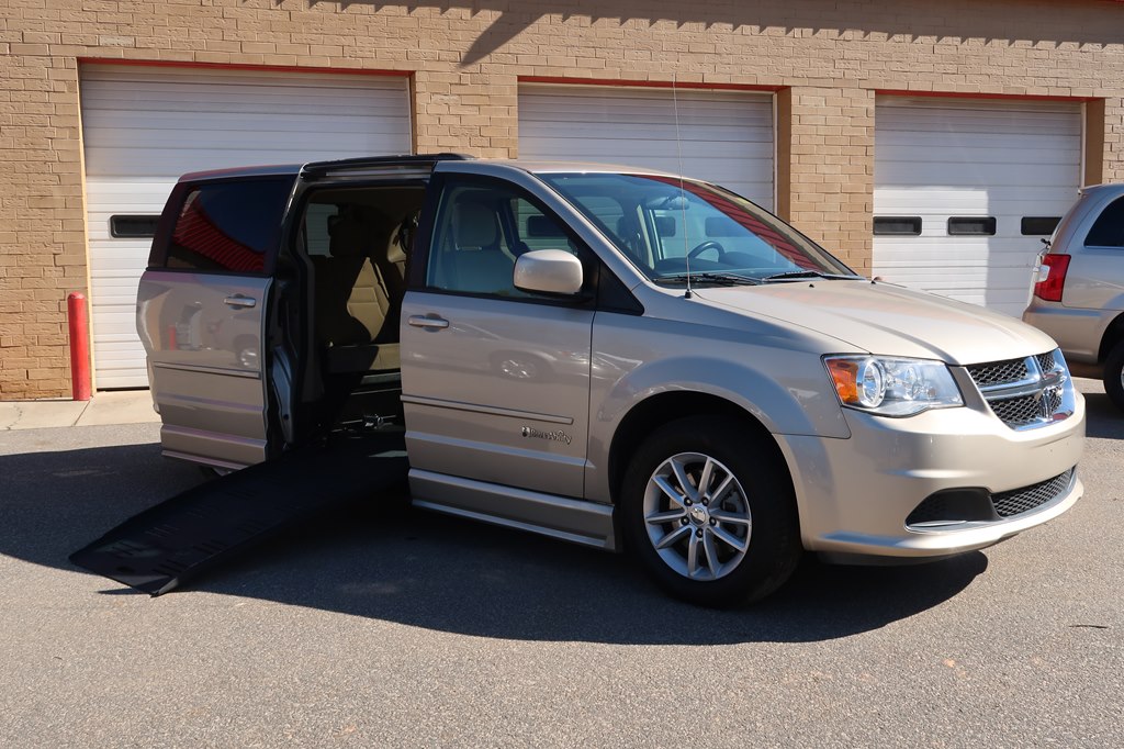 Photo 35 of this DODGE GRAND CARAVAN