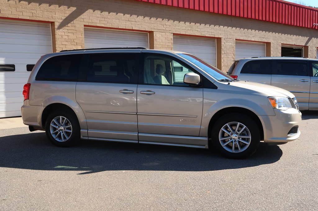 Photo 13 of this DODGE GRAND CARAVAN