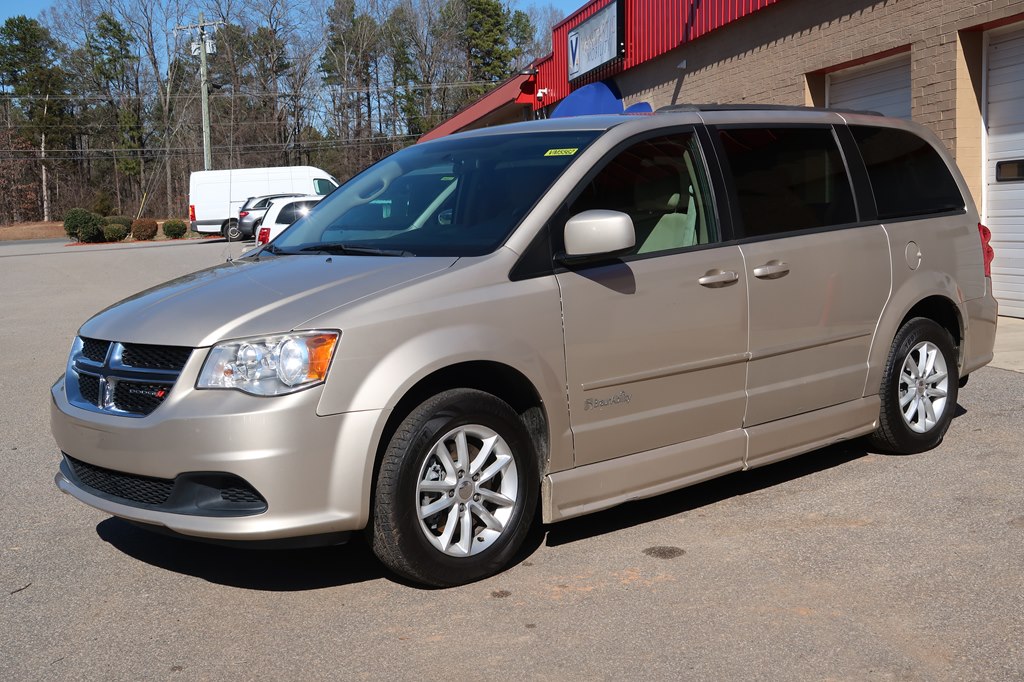 Photo 24 of this DODGE GRAND CARAVAN