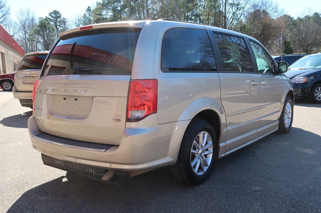 Photo 16 of this DODGE GRAND CARAVAN