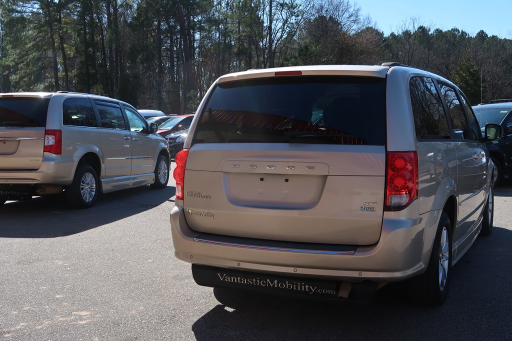 Photo 19 of this DODGE GRAND CARAVAN
