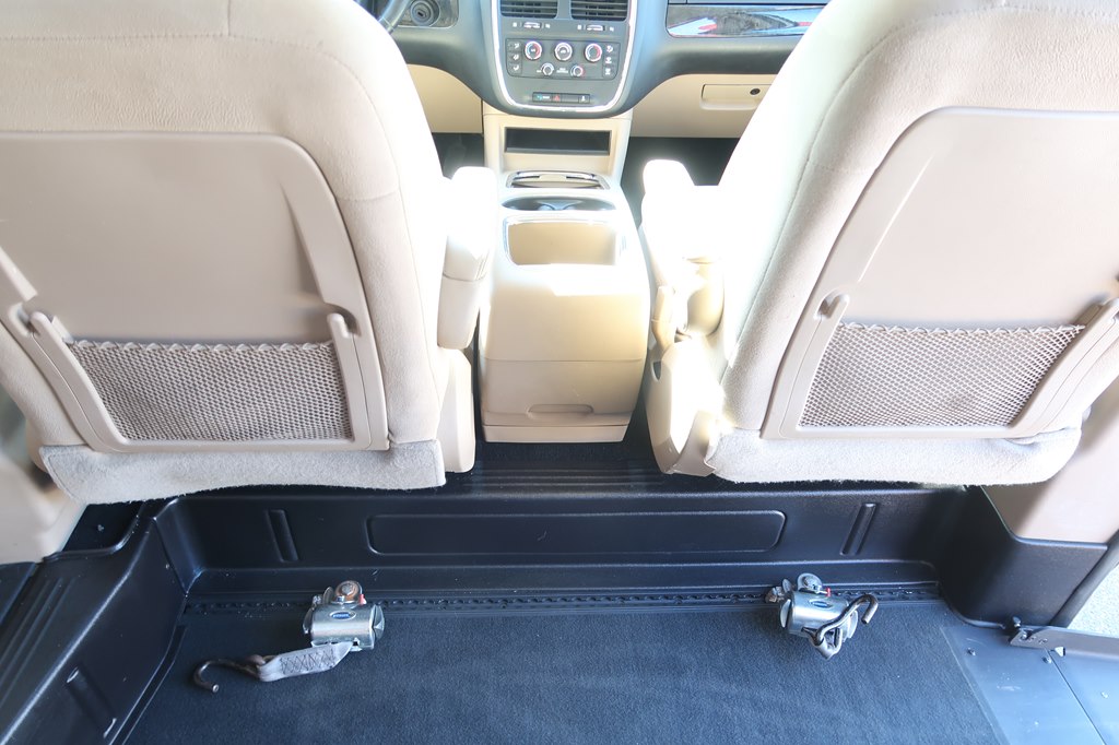 Photo 6 of this DODGE GRAND CARAVAN