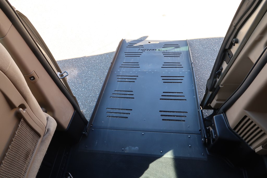 Photo 2 of this DODGE GRAND CARAVAN