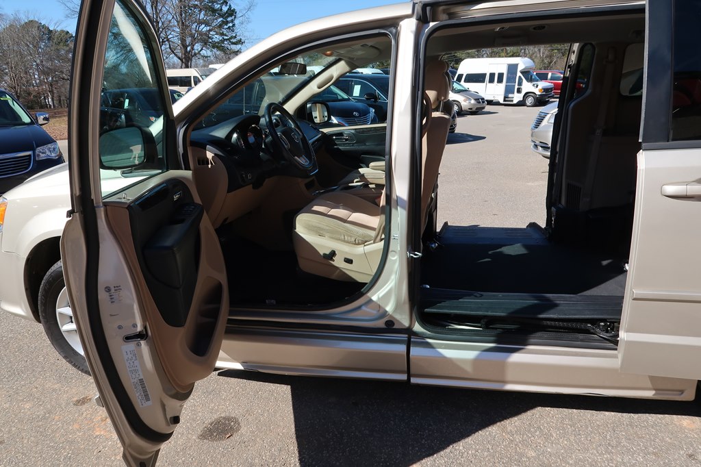 Photo 60 of this DODGE GRAND CARAVAN