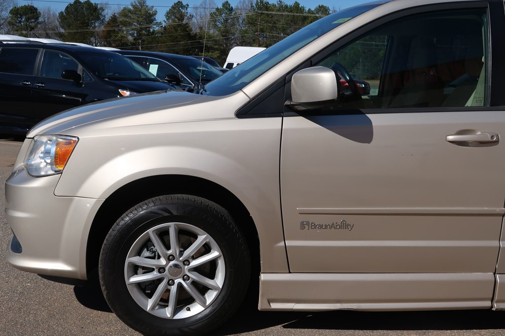 Photo 73 of this DODGE GRAND CARAVAN