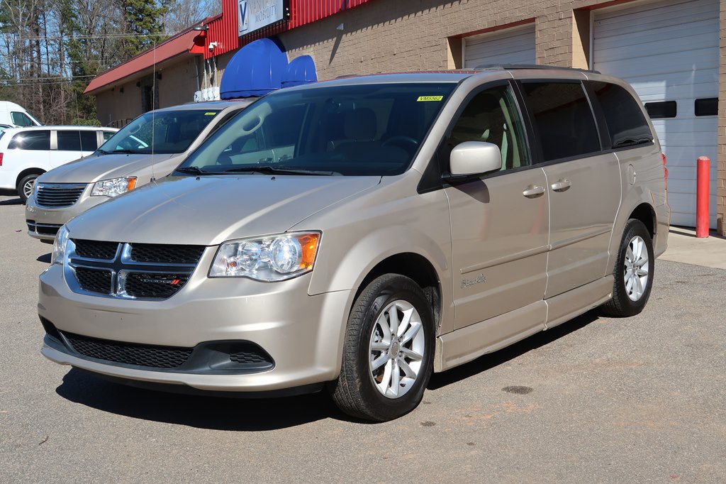 Photo 26 of this DODGE GRAND CARAVAN
