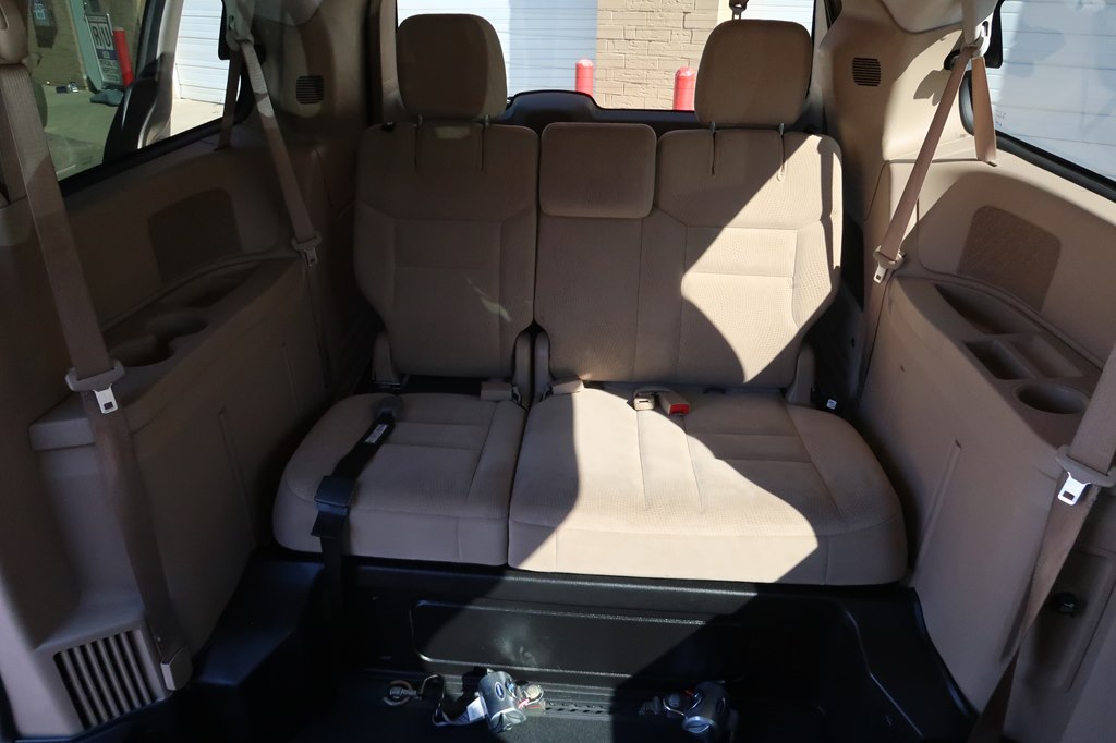 Photo 8 of this DODGE GRAND CARAVAN