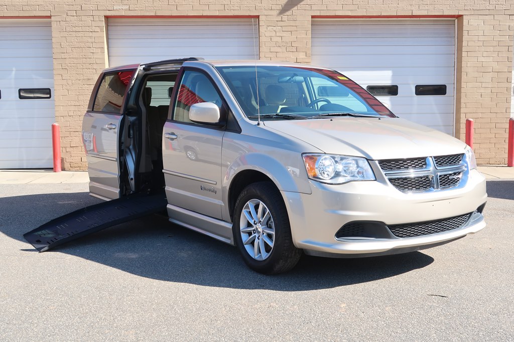Photo 31 of this DODGE GRAND CARAVAN