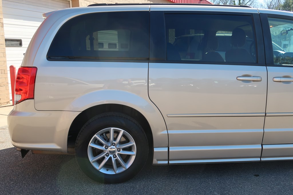 Photo 71 of this DODGE GRAND CARAVAN