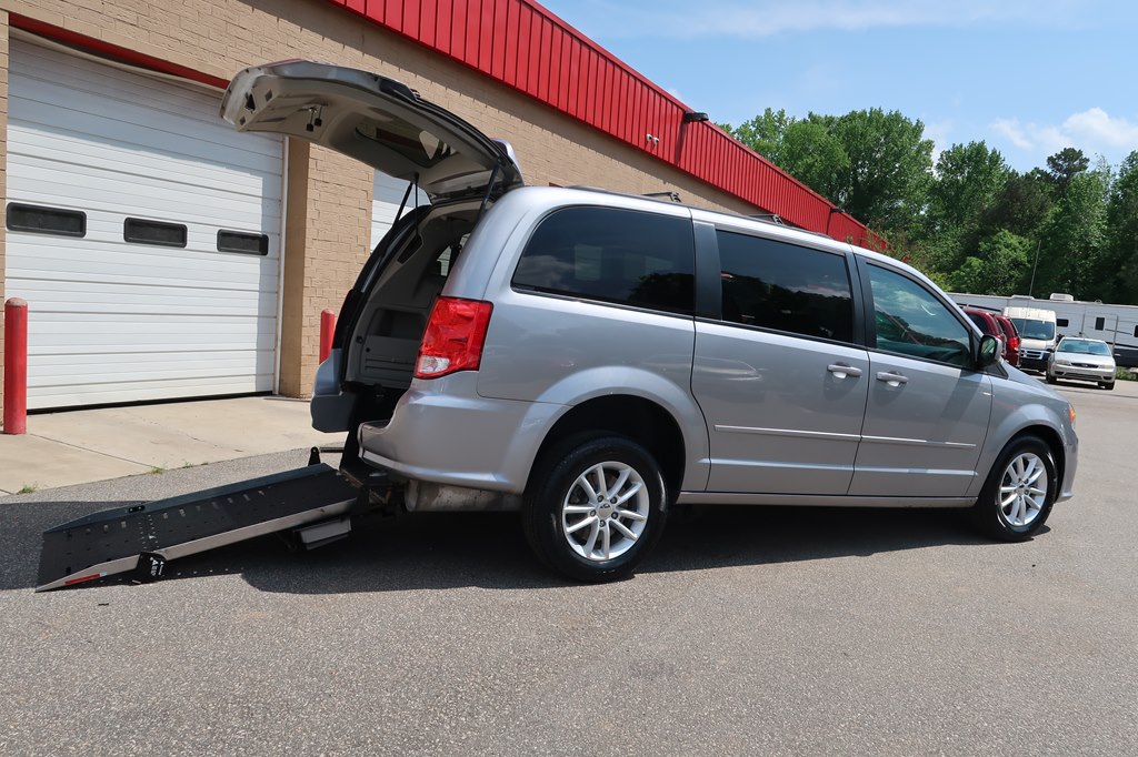 Photo 18 of this DODGE GRAND CARAVAN
