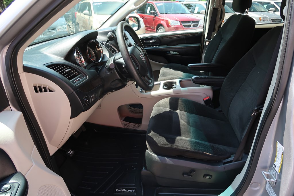 Photo 26 of this DODGE GRAND CARAVAN