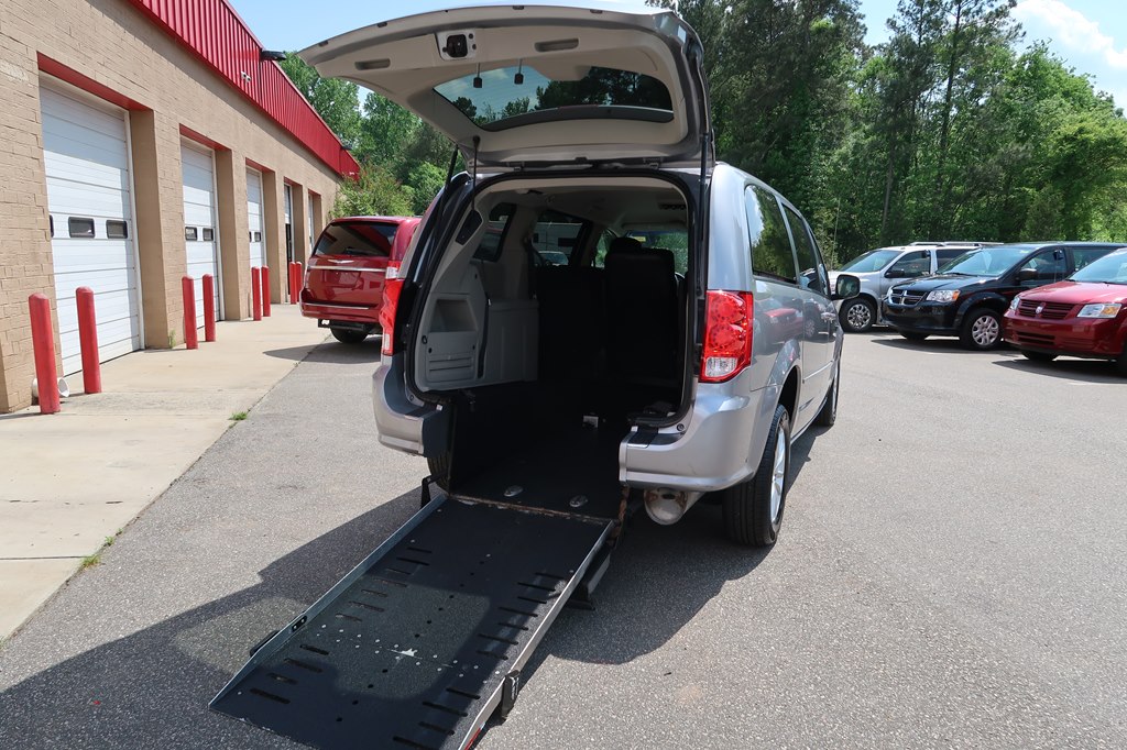 Photo 20 of this DODGE GRAND CARAVAN