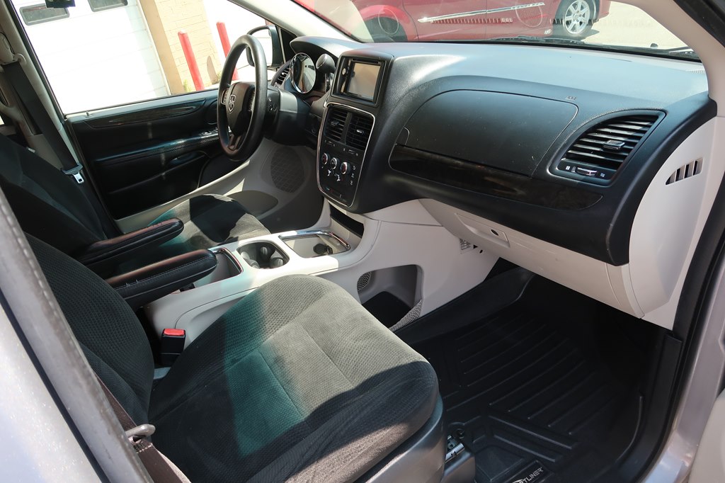 Photo 31 of this DODGE GRAND CARAVAN