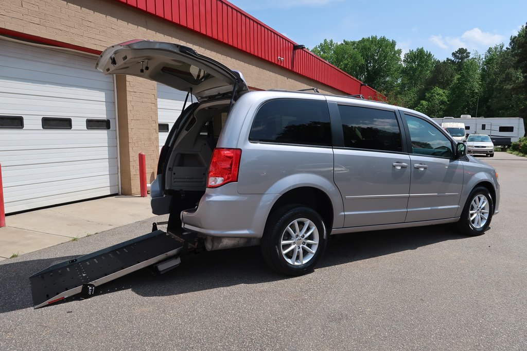 Photo 17 of this DODGE GRAND CARAVAN