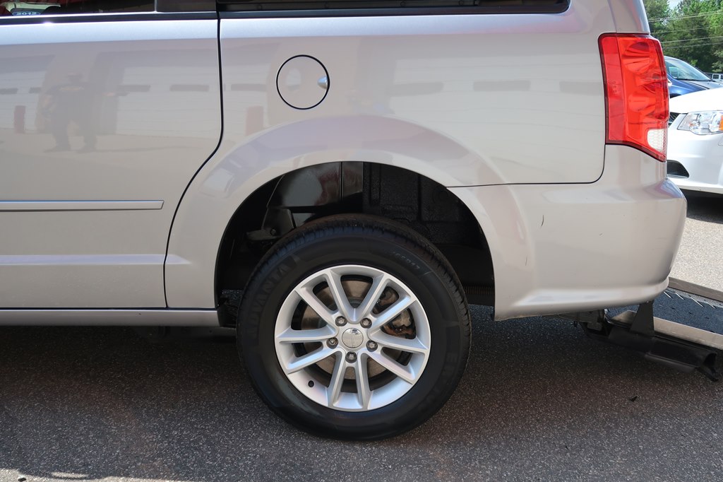 Photo 35 of this DODGE GRAND CARAVAN