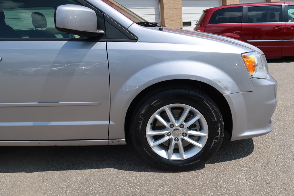 Photo 33 of this DODGE GRAND CARAVAN